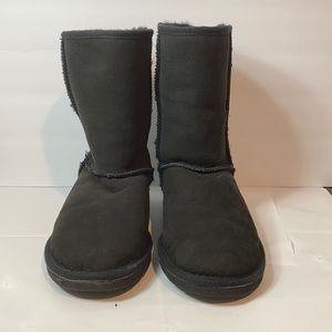 Minnetonka genuine leather black boots